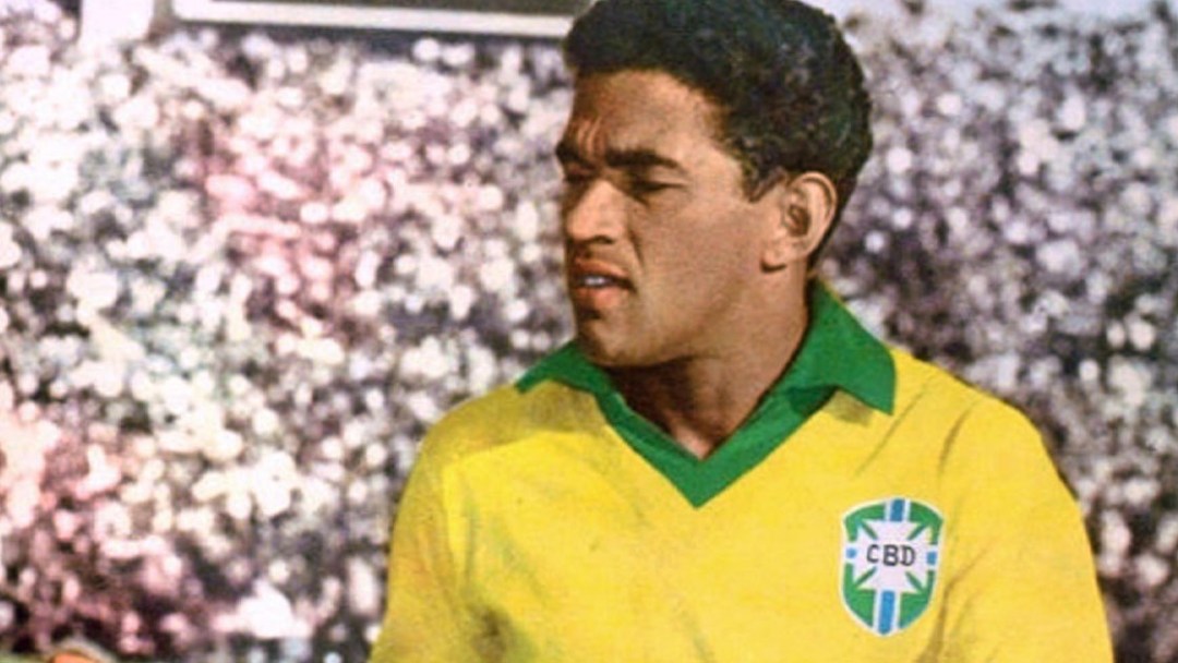 Reviews: Garrincha: The Triumph and Tragedy of Brazil’s Forgotten Footballing Hero (Ruy Castro)